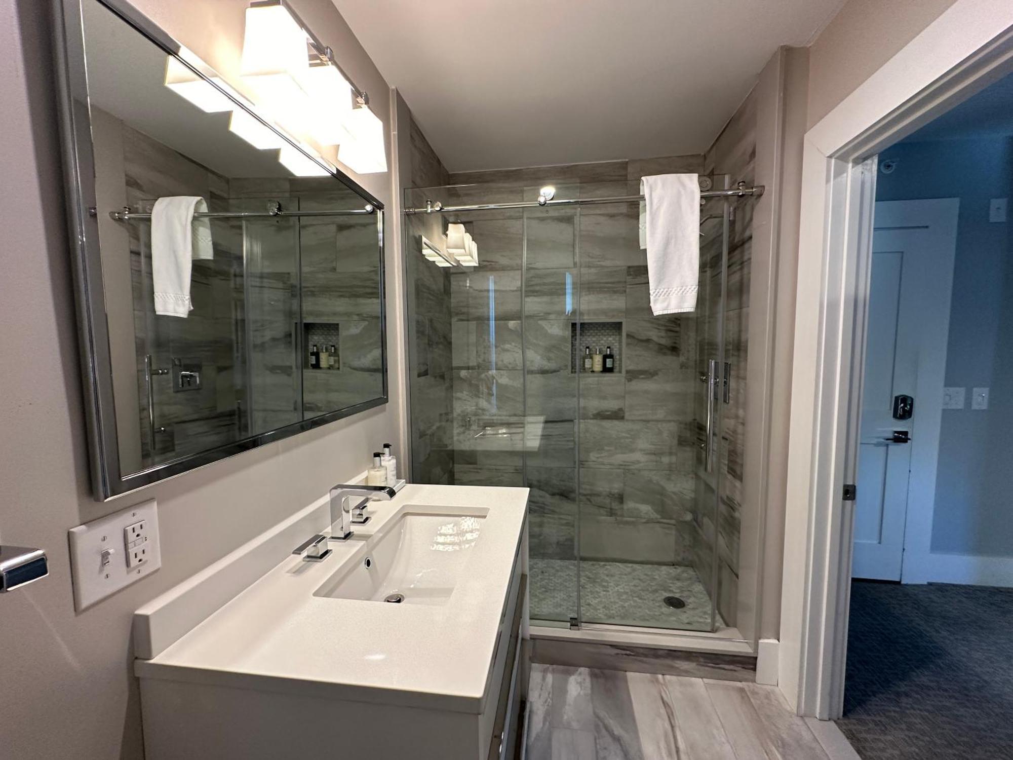 Entire Modern 7 Unit 7 Bath Boutique Inn Newport Zewnętrze zdjęcie